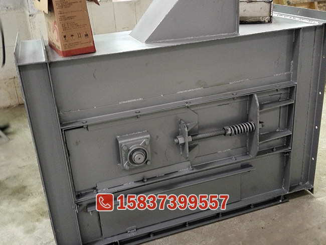 NE15板链斗式提升机机尾部分